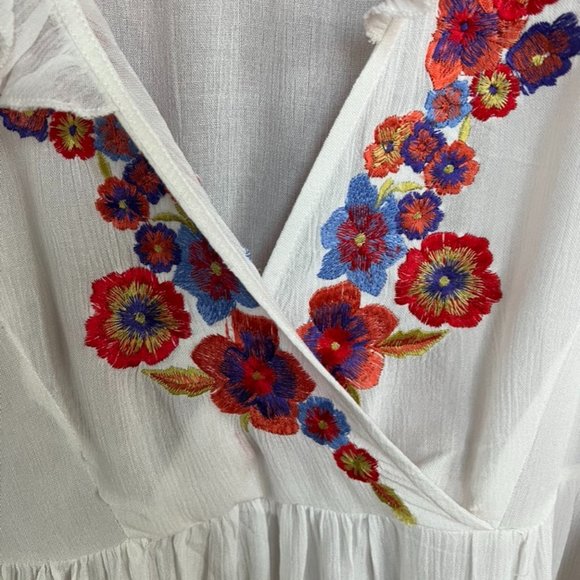 Sahalie Embroidered Wrap Tunic Blouse Size Large - Picture 5 of 7